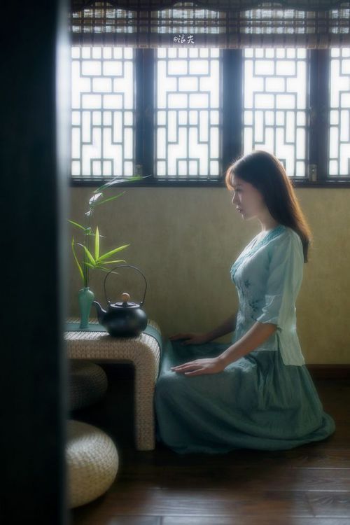 开云全站-_湖人迎来关键胜利，冲刺季后赛阵线_，湖人季后赛首轮出局