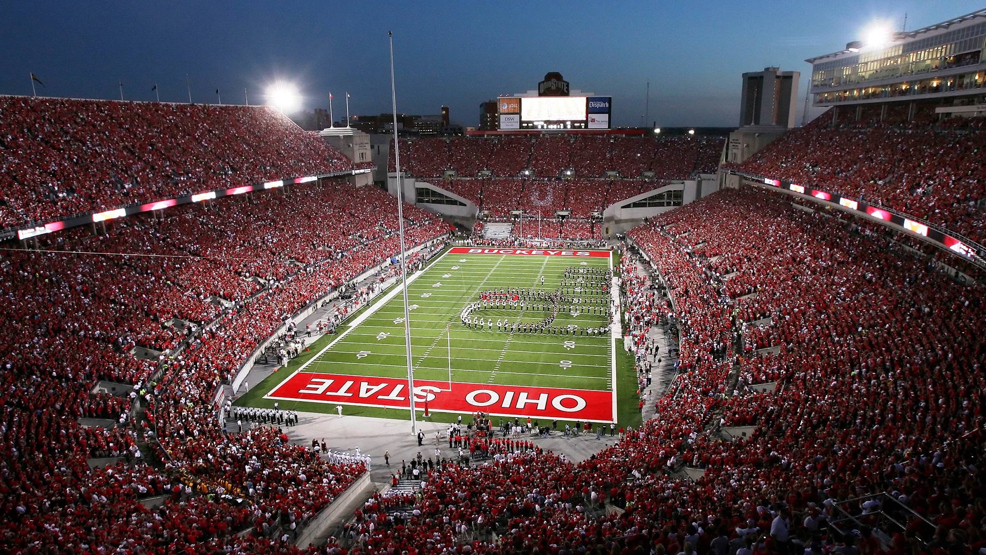 莫莉·奥卡拉汉展现强大爆发力,莫利卡拉汉